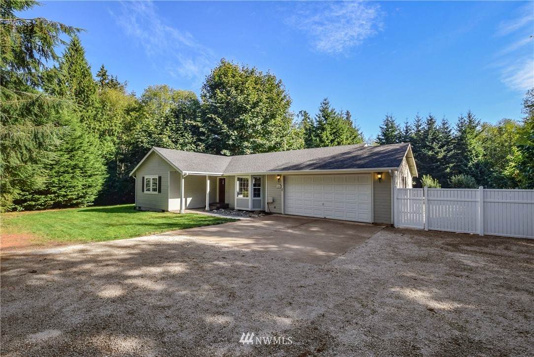 880 Ashleys Way - Photo 1