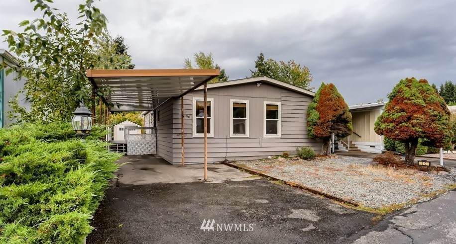 7031 175th Street - Photo 1