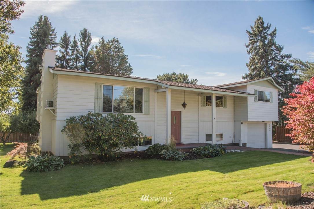 1502 Skyline Drive - Photo 1