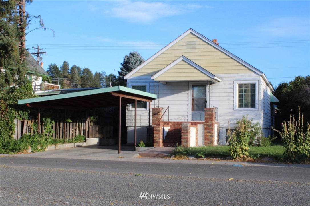 105 Bartlett Avenue - Photo 1