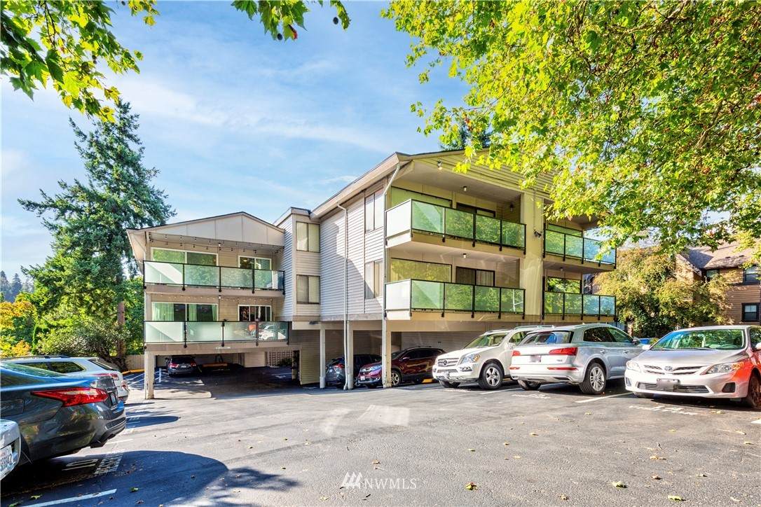 321 Bellevue Way - Photo 1