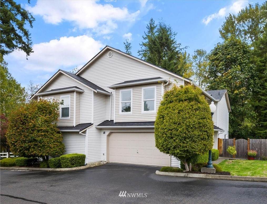 11 90th Ave Ne - Photo 1