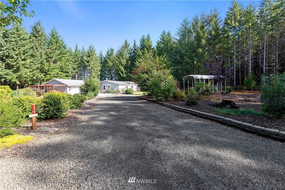 114 Pathfinders Drive - Photo 1
