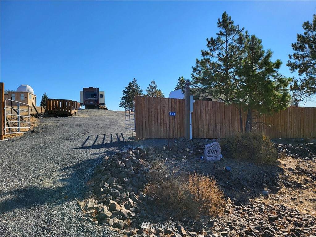 590 Highline Loop - Photo 1