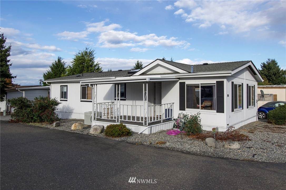 921 3rd Avenue - Photo 1