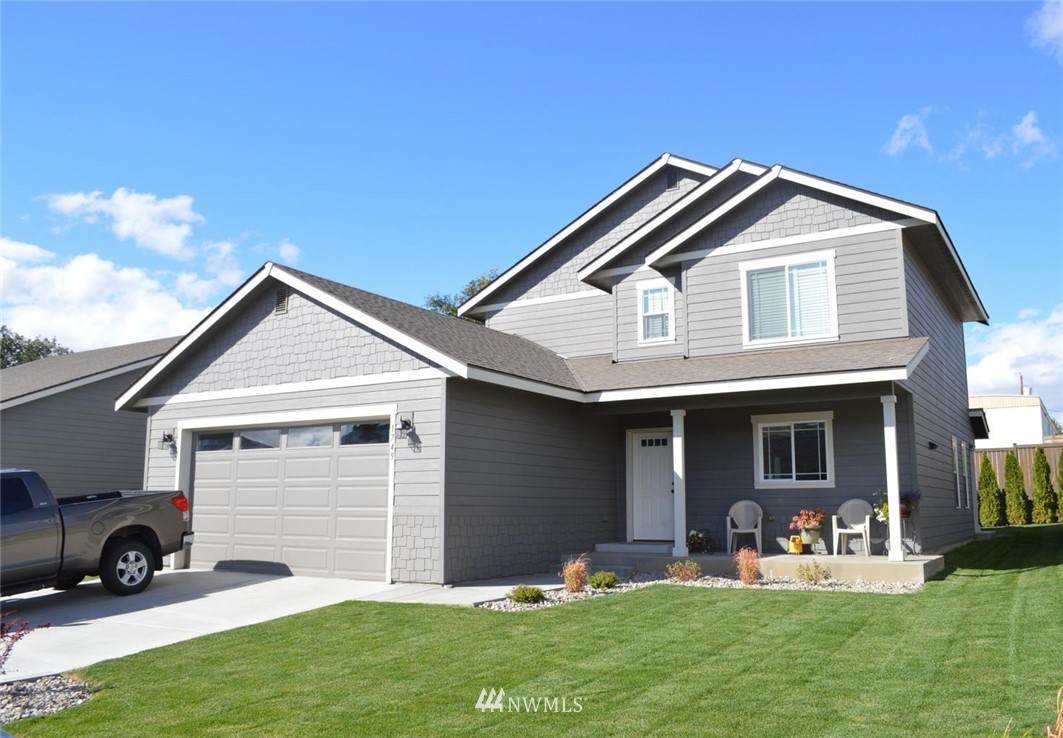1749 5th Street - Photo 1