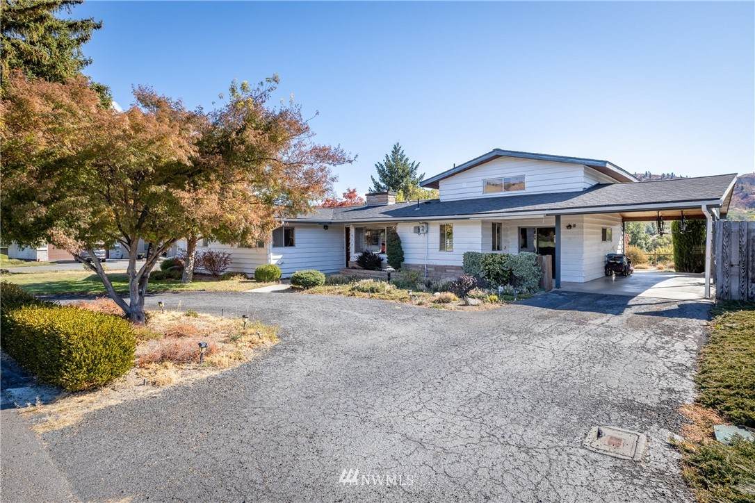 410 Valley View Drive - Photo 1