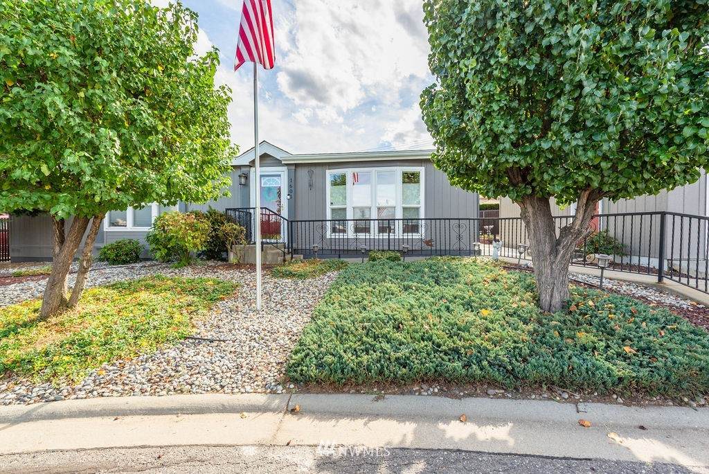 1601 Fairview Ave - Photo 1