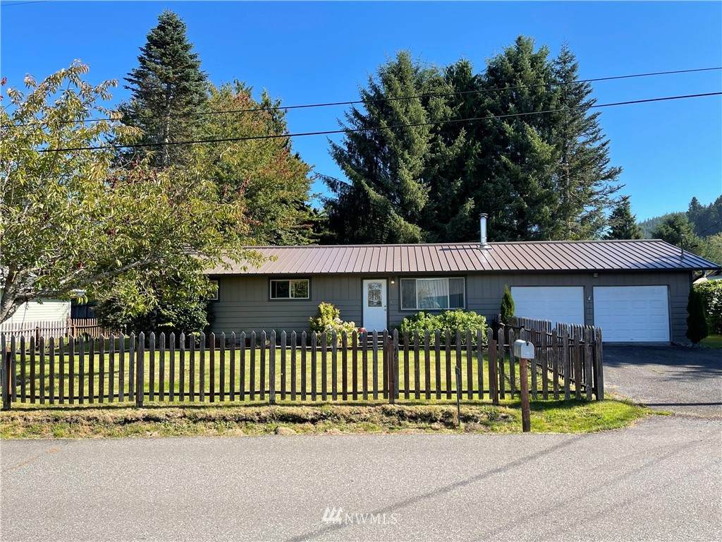 461 Spruce - Photo 1