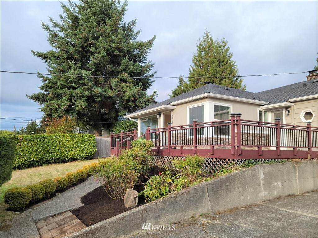 6901 East Side Drive - Photo 1