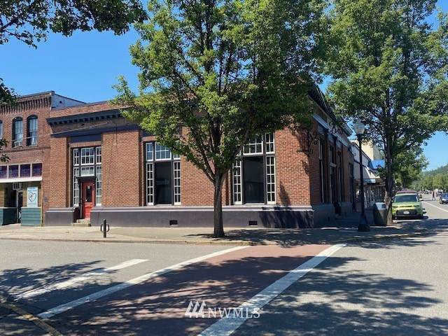 203 Railroad Avenue - Photo 1