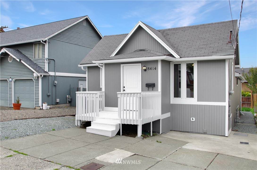 8414 120th Street - Photo 1
