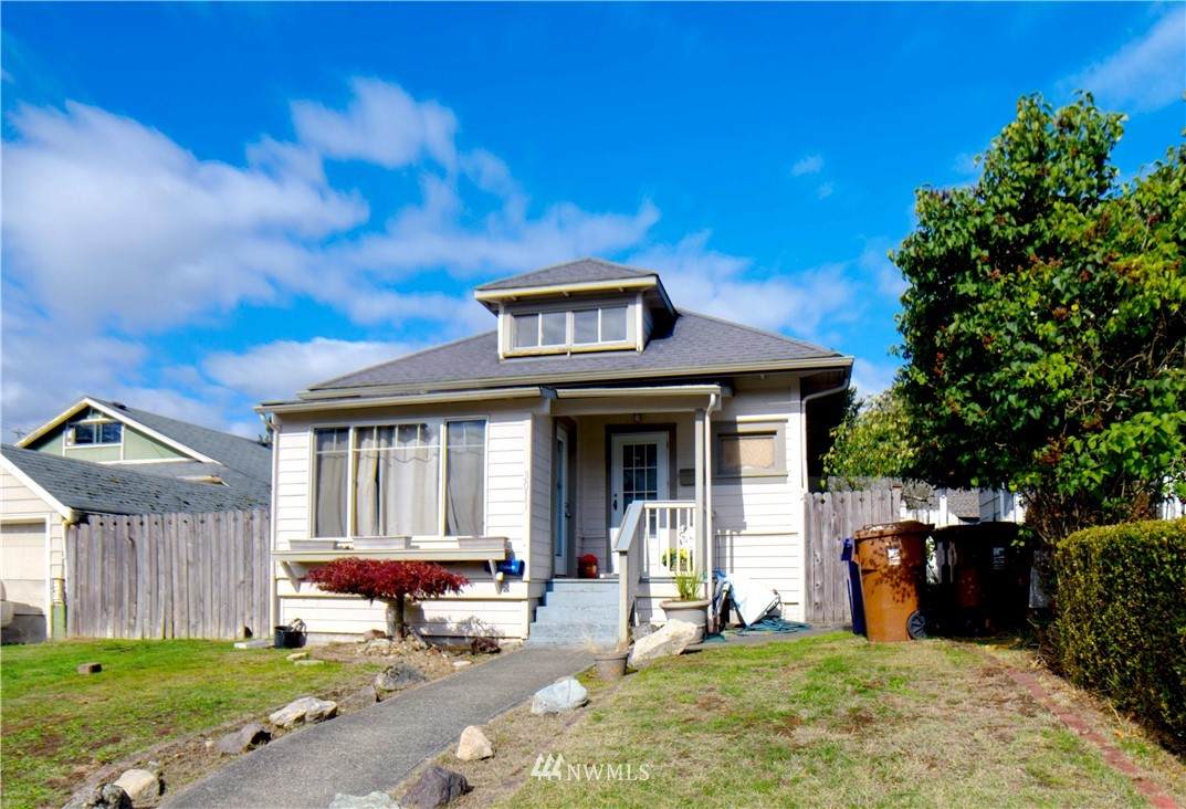 3017 Melrose St - Photo 1
