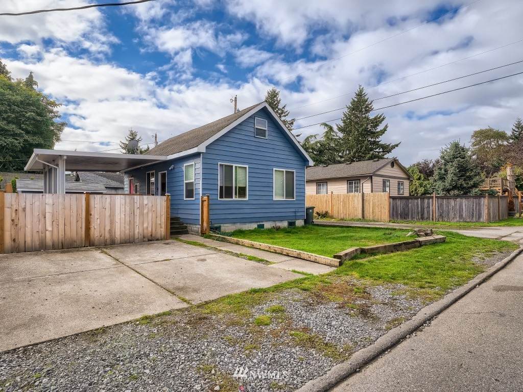 2812 24th Street - Photo 1