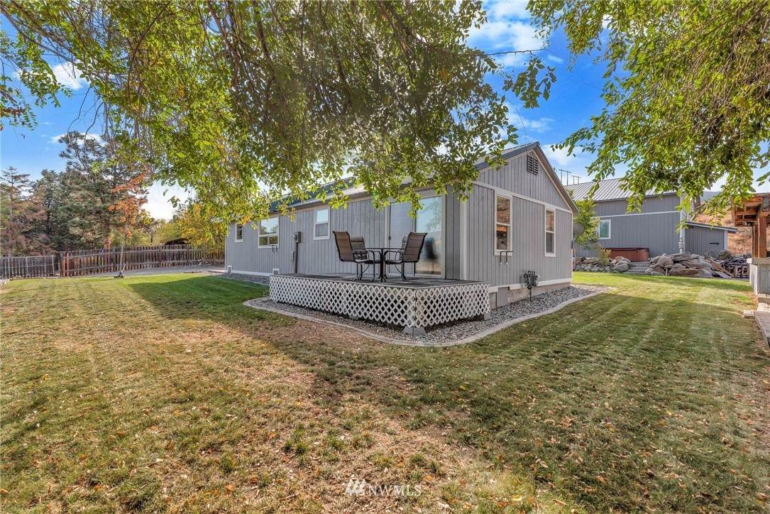 2843 Malaga Alcoa Highway - Photo 1
