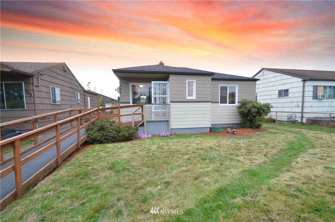 325 Beech Street - Photo 1