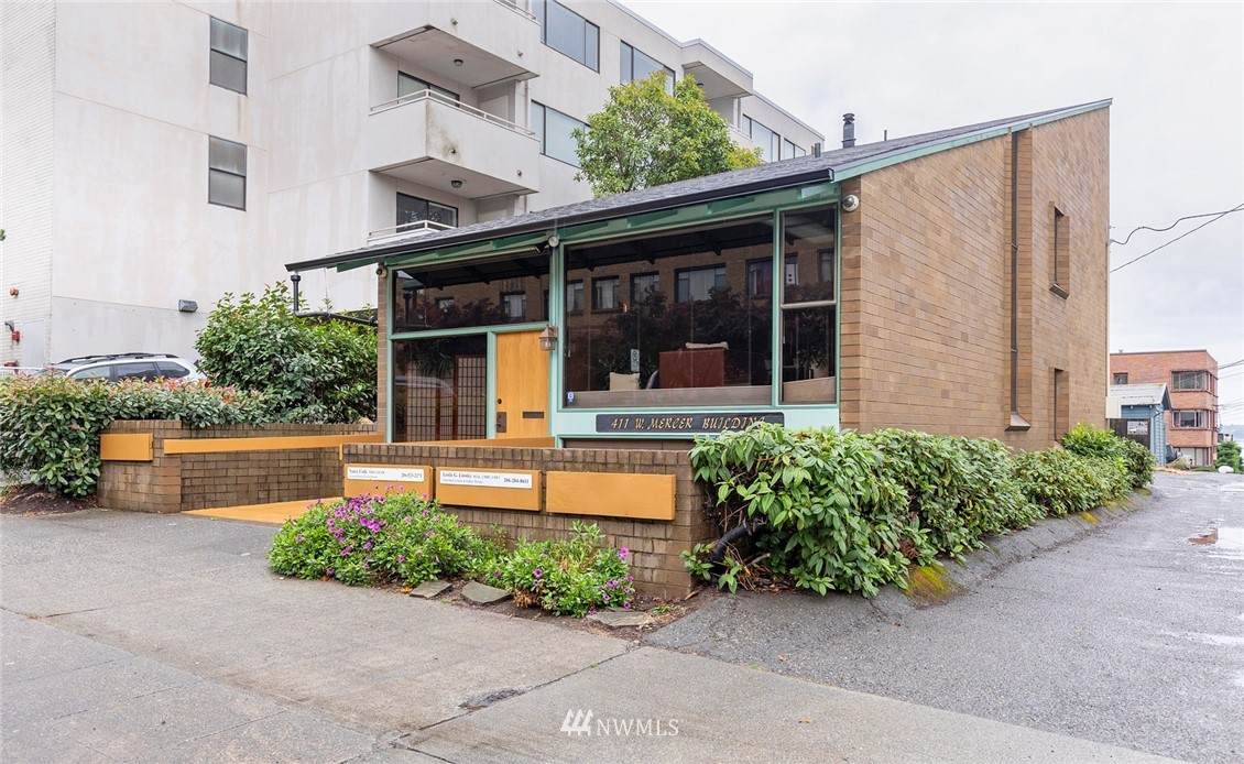 411 Mercer Street - Photo 1