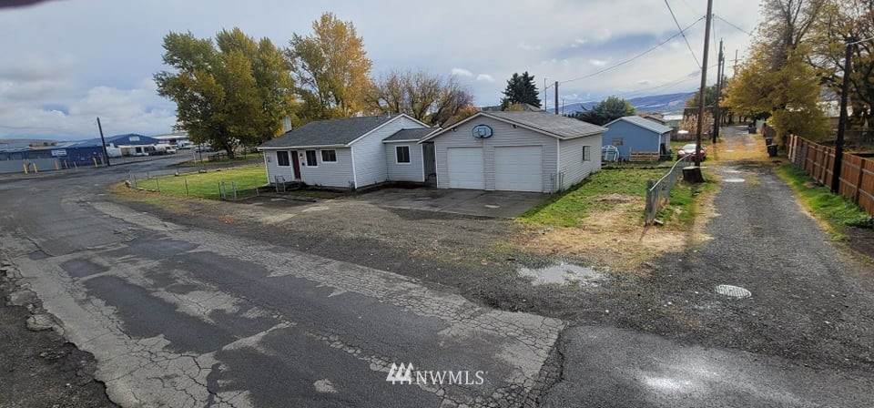 208 1st Avenue - Photo 1