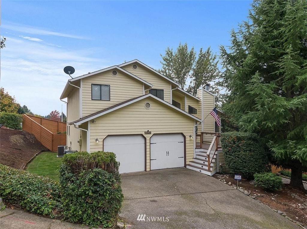 9506 213th Street - Photo 1