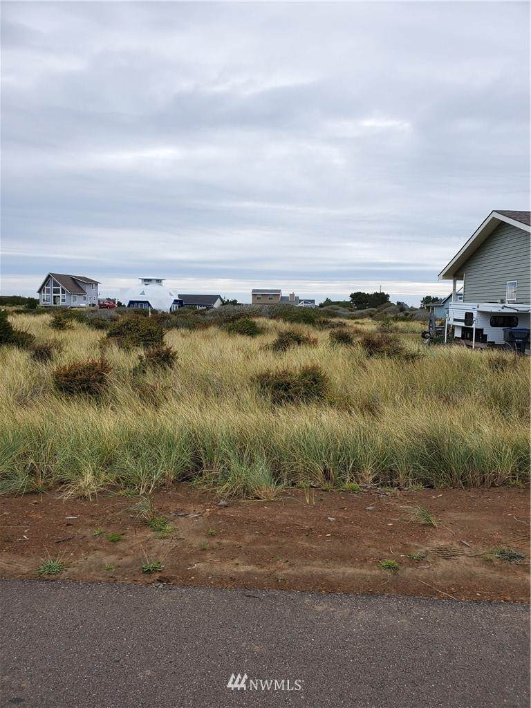 1344 Jetty Avenue - Photo 1
