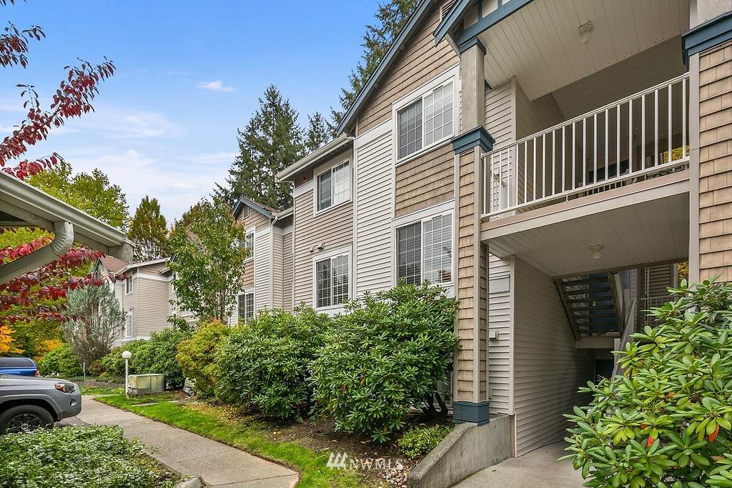 25235 Klahanie Boulevard - Photo 1