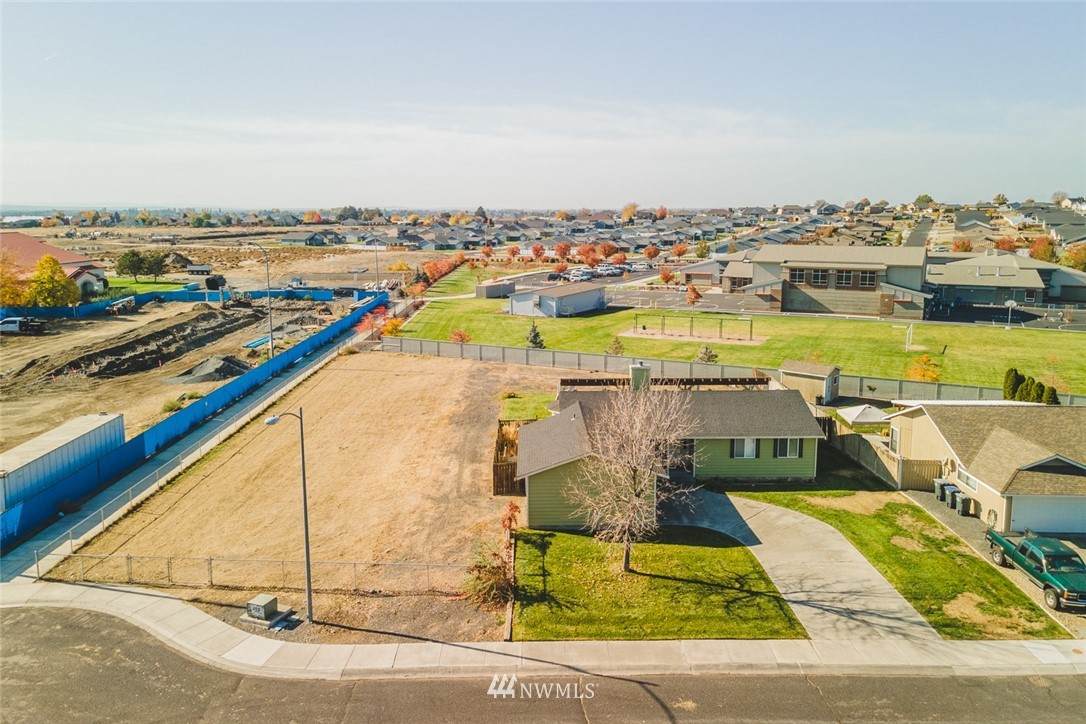 410 White Drive - Photo 1