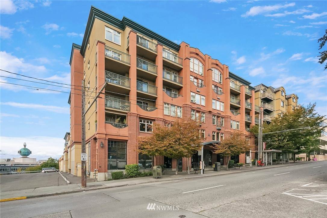123 Queen Anne Avenue - Photo 1