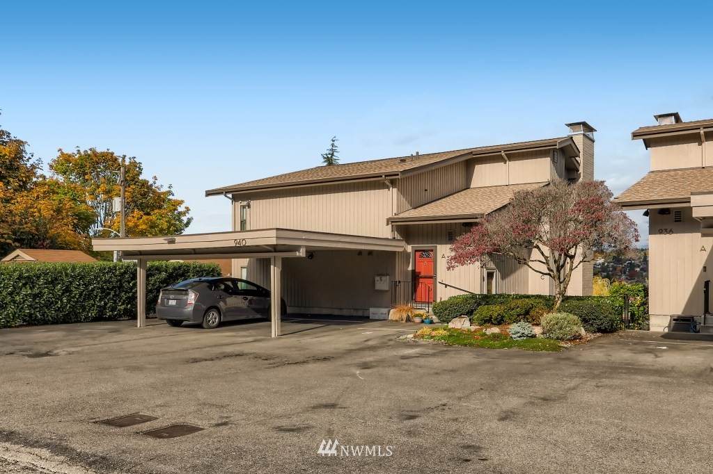 940 Emerson Street - Photo 1