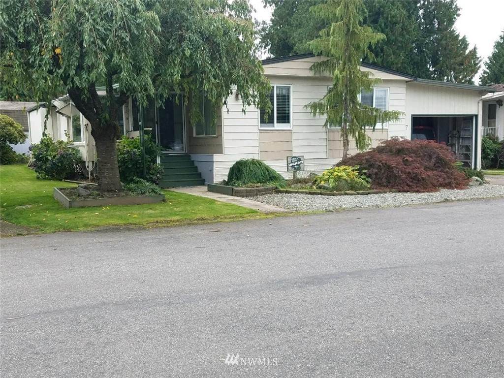 920 Maple Lane - Photo 1