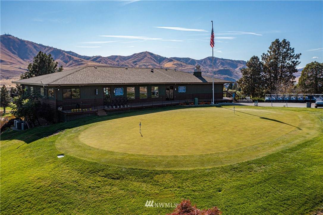 1501 Golf Course Dr - Photo 1