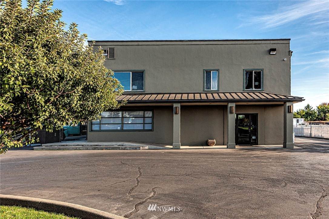 1105 Poplar Street - Photo 1