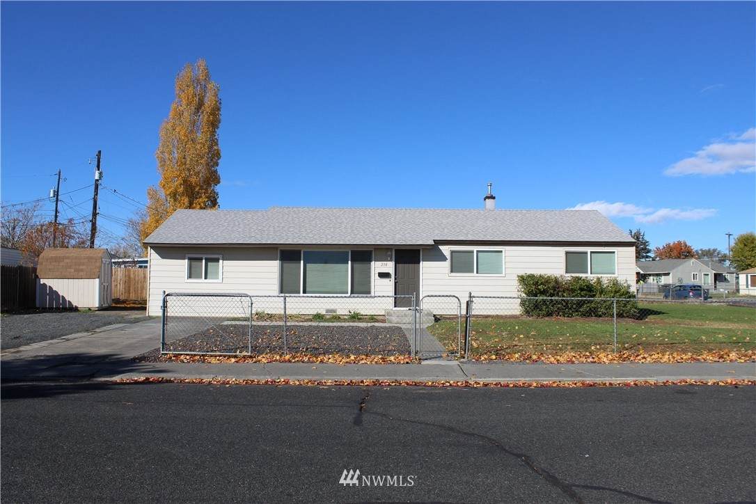 210 Knolls Vista Drive - Photo 1