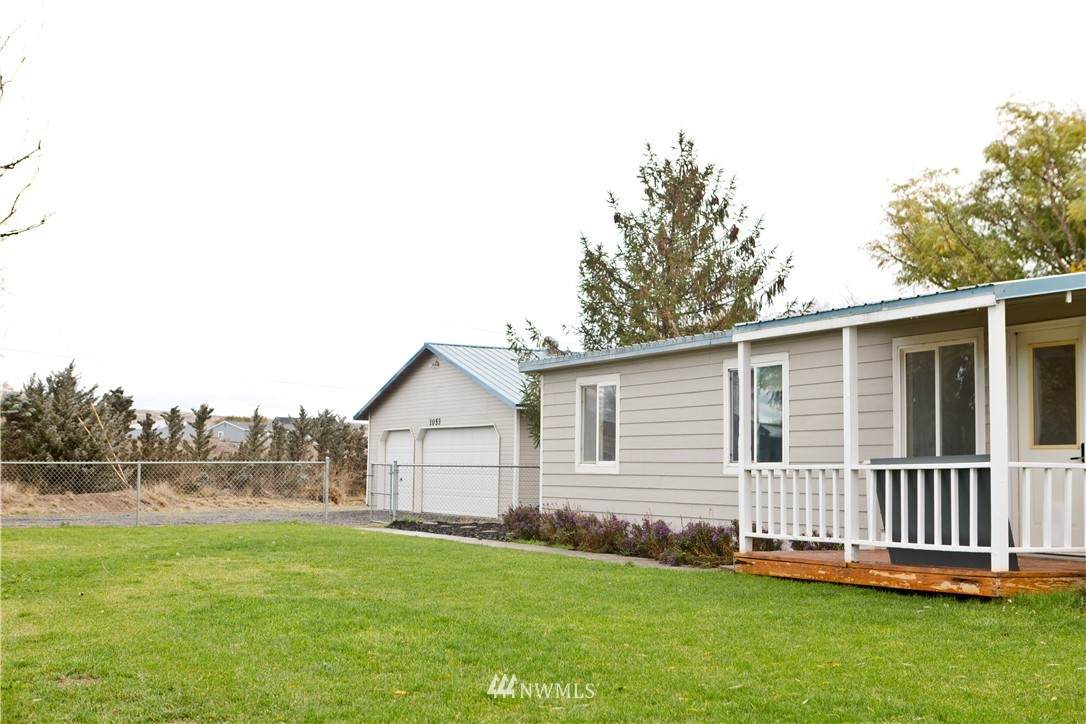 1053 Thomas Drive - Photo 1