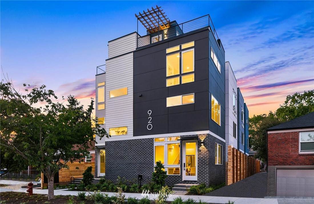 920 E 54th Street - Photo 1