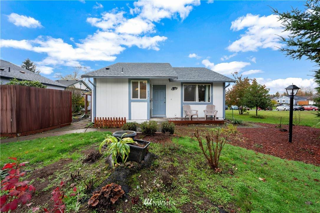 631 Geneva Lane - Photo 1