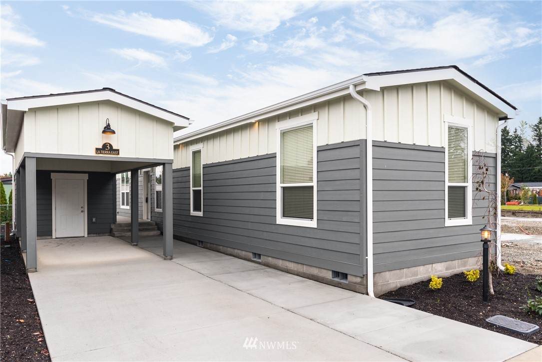 4424 84th Street - Photo 1