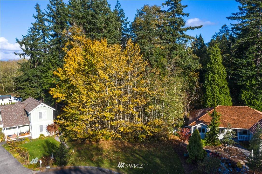 4712 Golf Course Drive - Photo 1