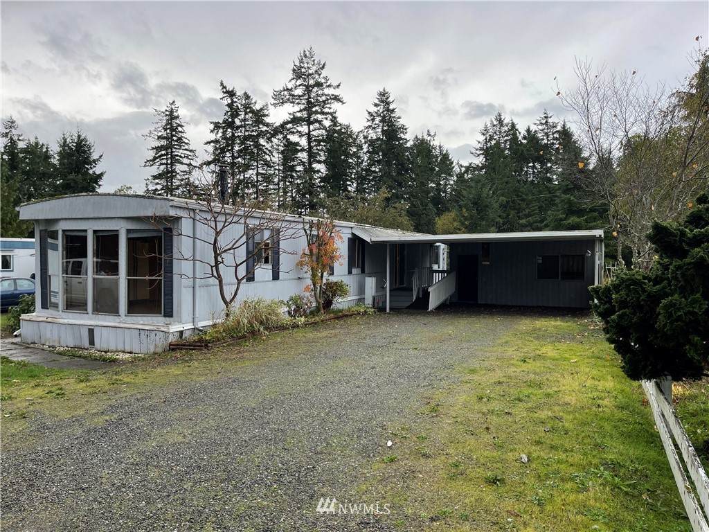 611 Cedar Avenue - Photo 1