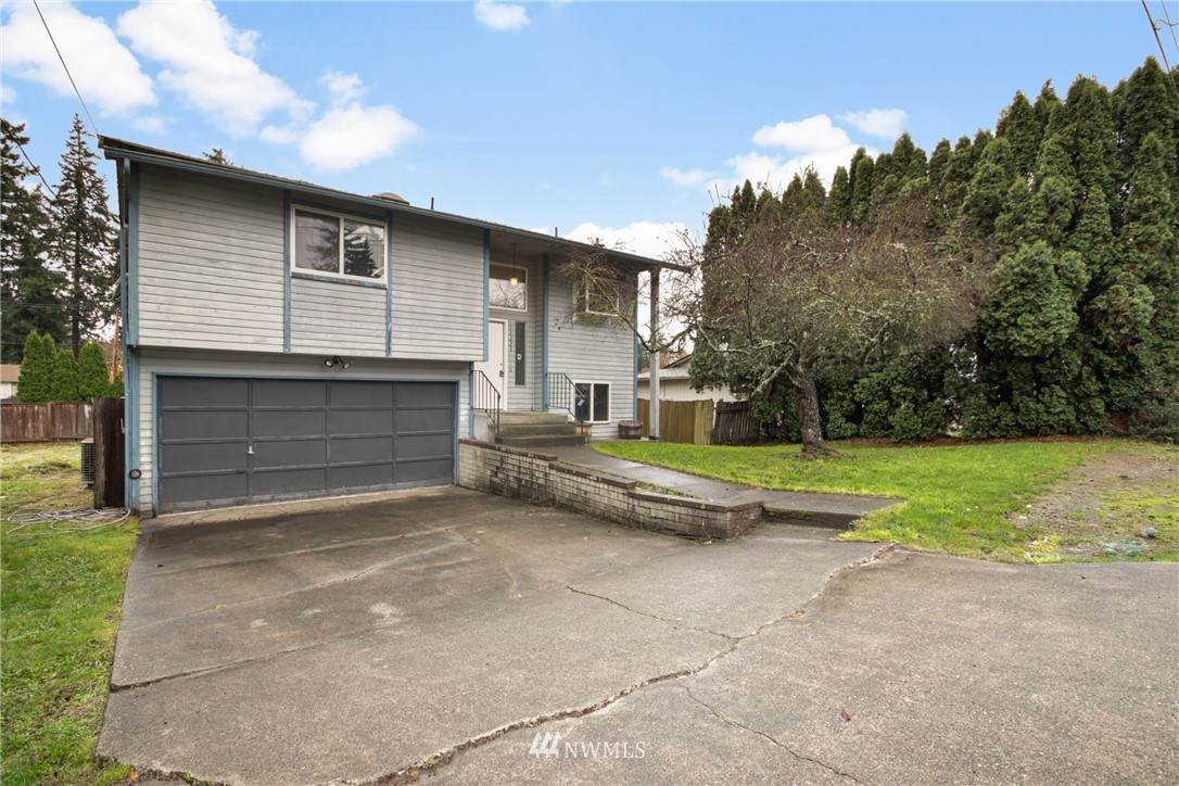 17225 10th Avenue - Photo 1