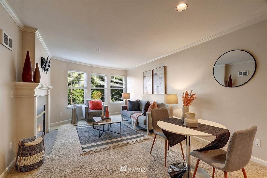 1417 Queen Anne Avenue - Photo 1