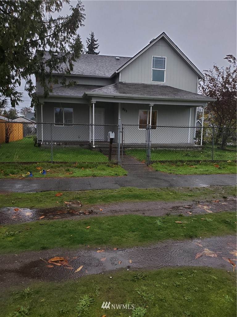 923 35th Street - Photo 1