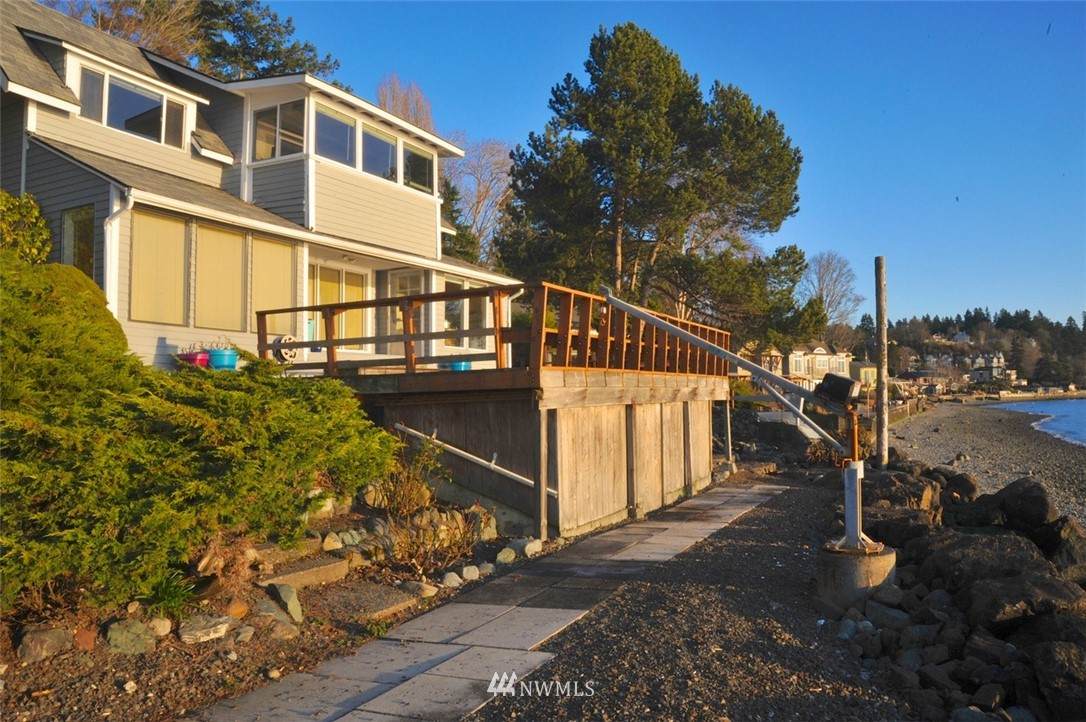 6521 Beach Drive - Photo 1