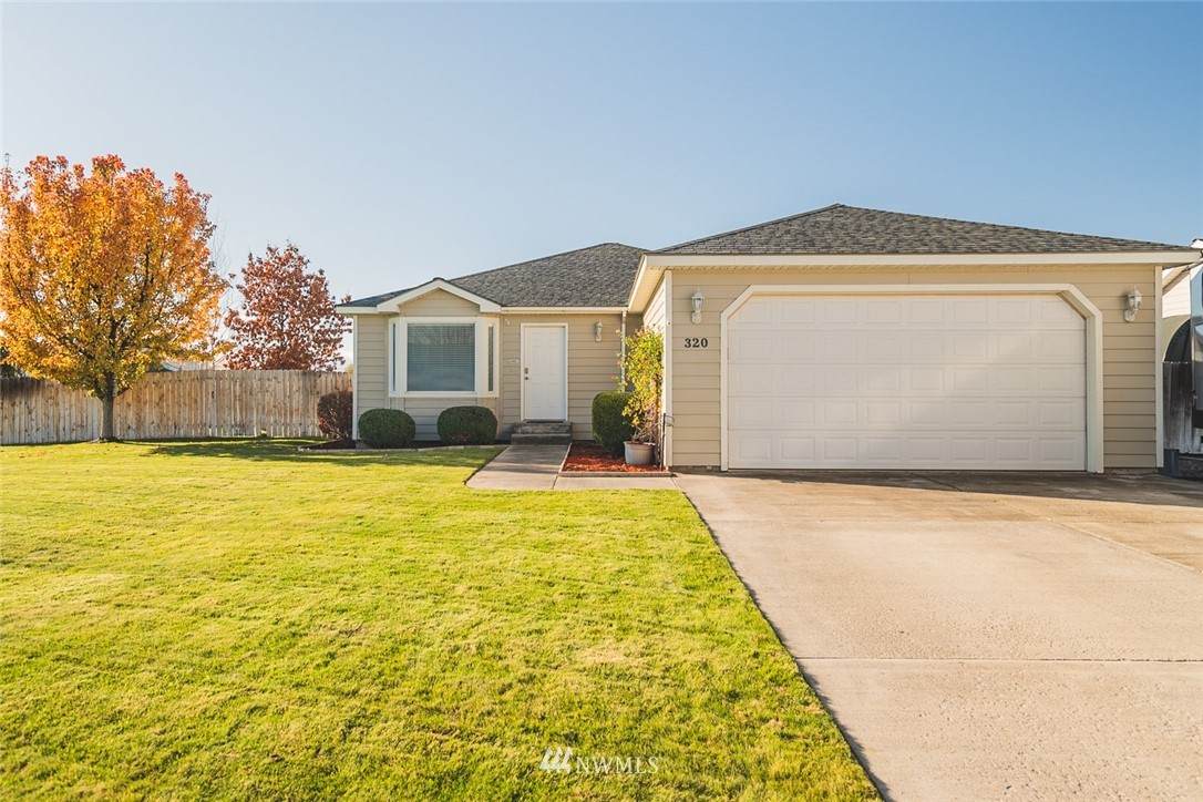320 Belair Drive - Photo 1