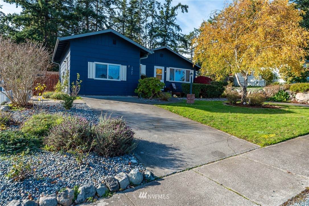 1023 Cathlamet Drive - Photo 1