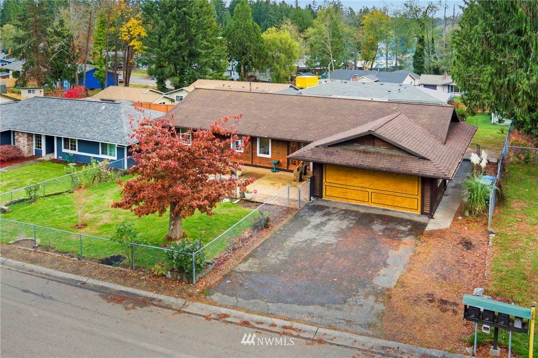 521 NE Valley Oak Drive - Photo 1