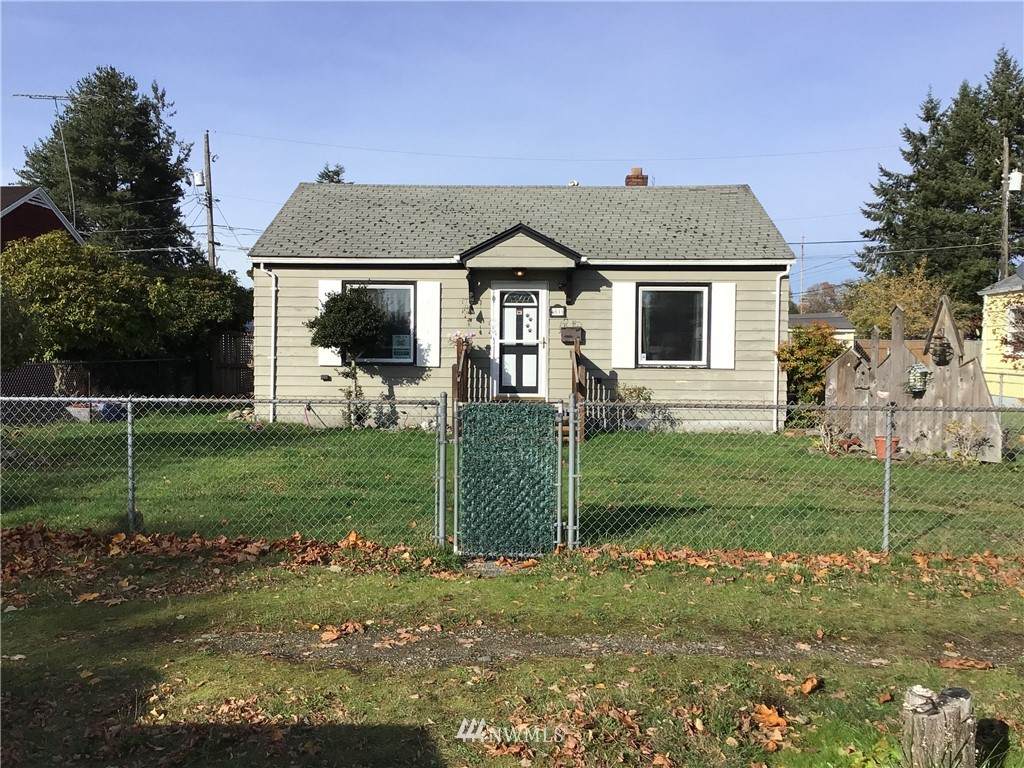 4615 American Lake Boulevard - Photo 1