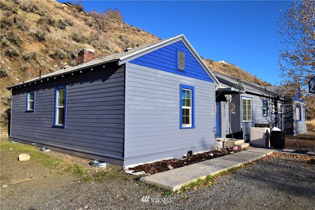 852 Bridge Street - Photo 1