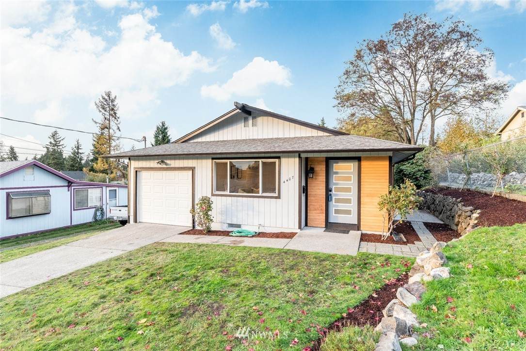 4407 11th Street - Photo 1