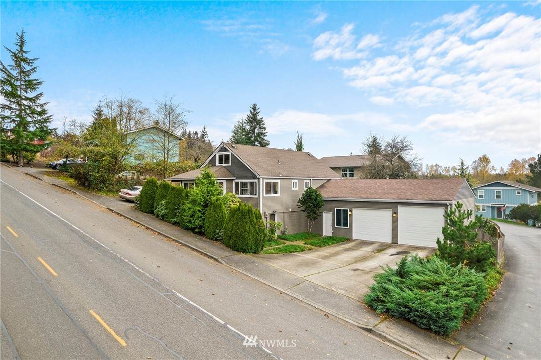 1117 Waugh Road - Photo 1