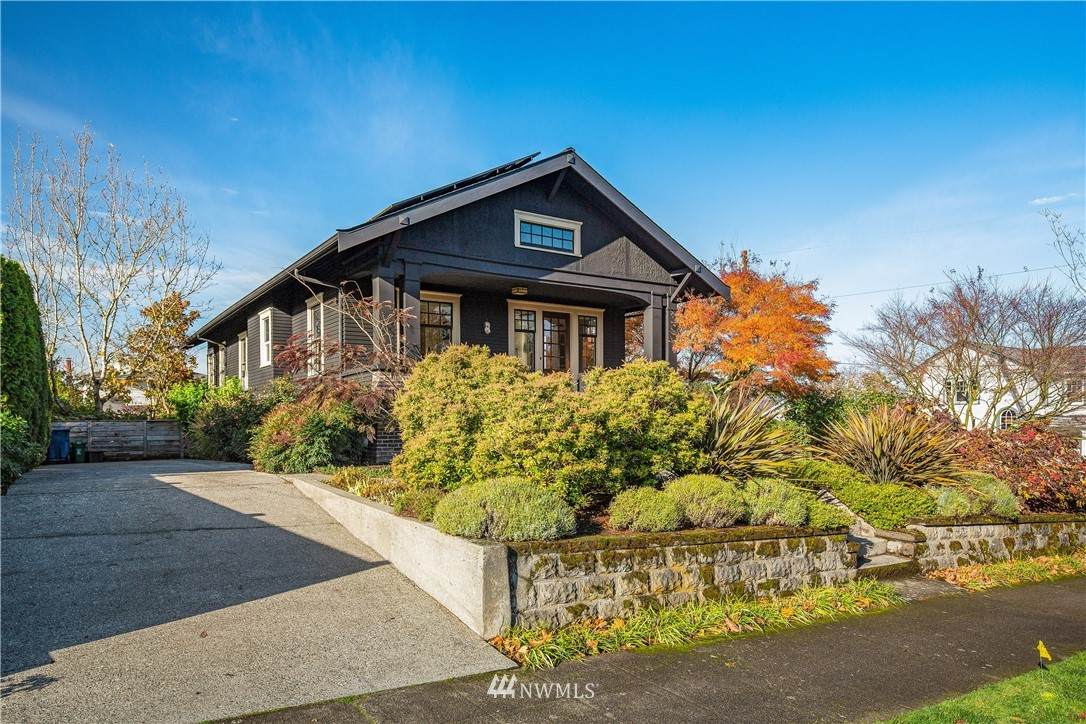 4803 43rd Avenue - Photo 1